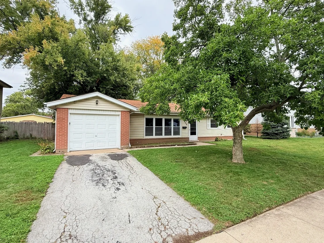Photo of 930 Coach Road