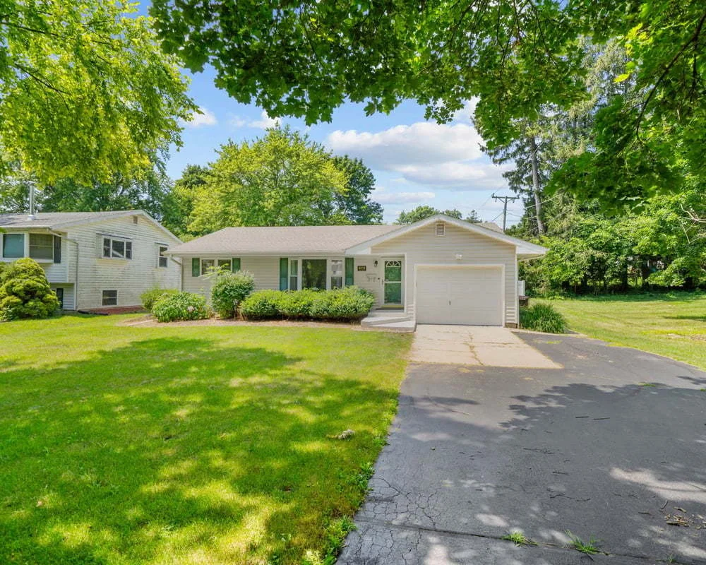 Photo of 1546 Meadowbrook Lane