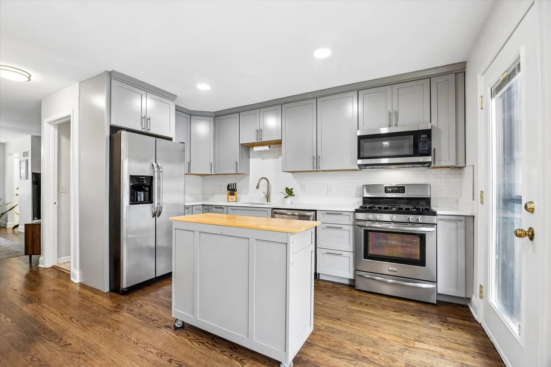 Photo of 333 N Hale Street