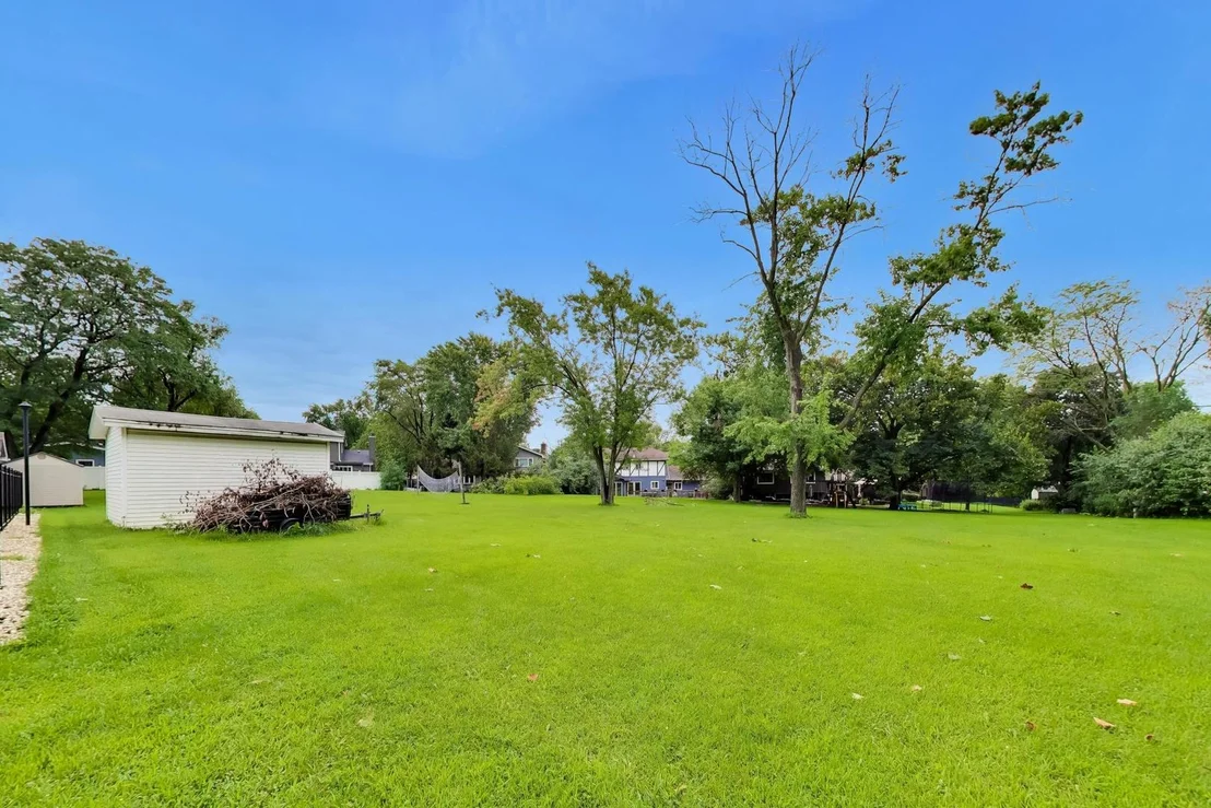 Photo of 2167 Midhurst Road