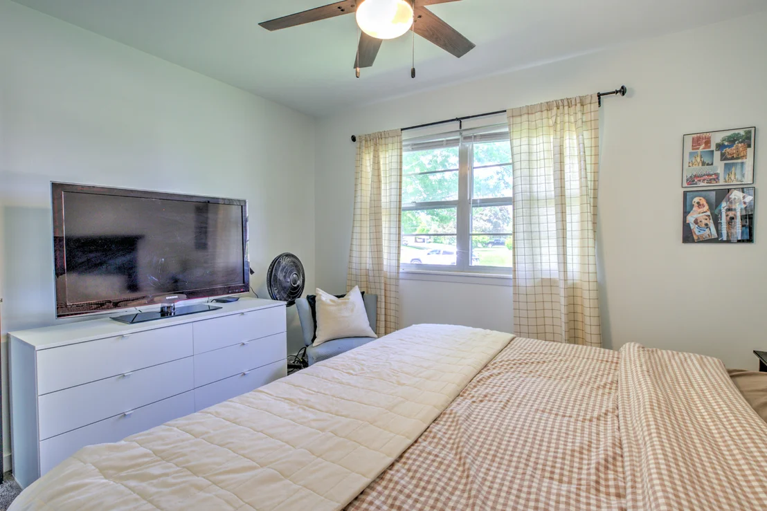 Photo of 1402 HILLTOP Drive