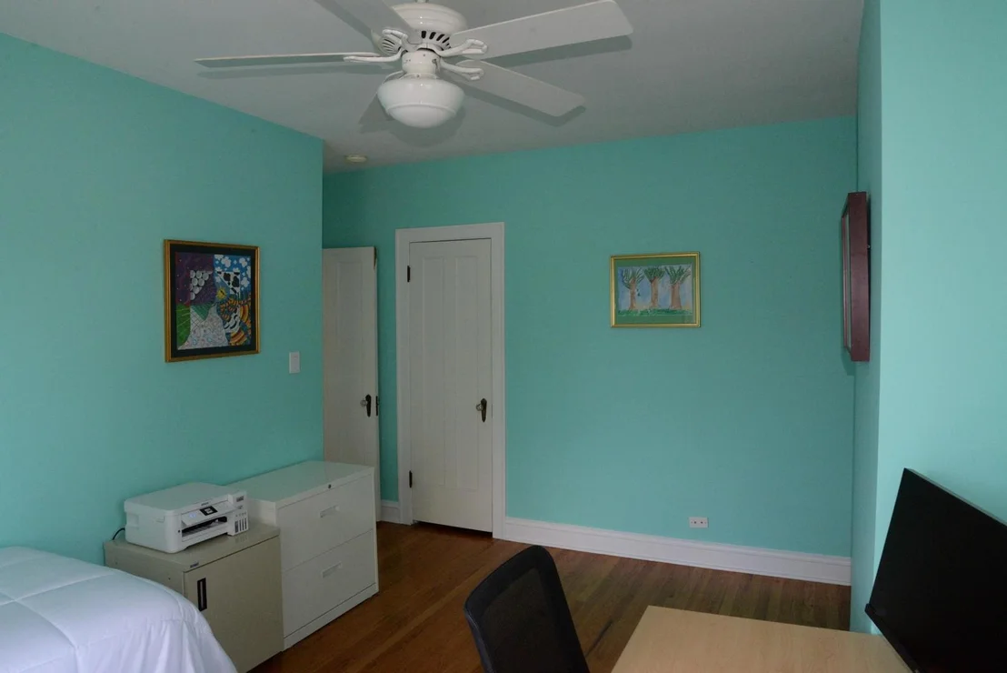 Photo of 940 W Grant Drive