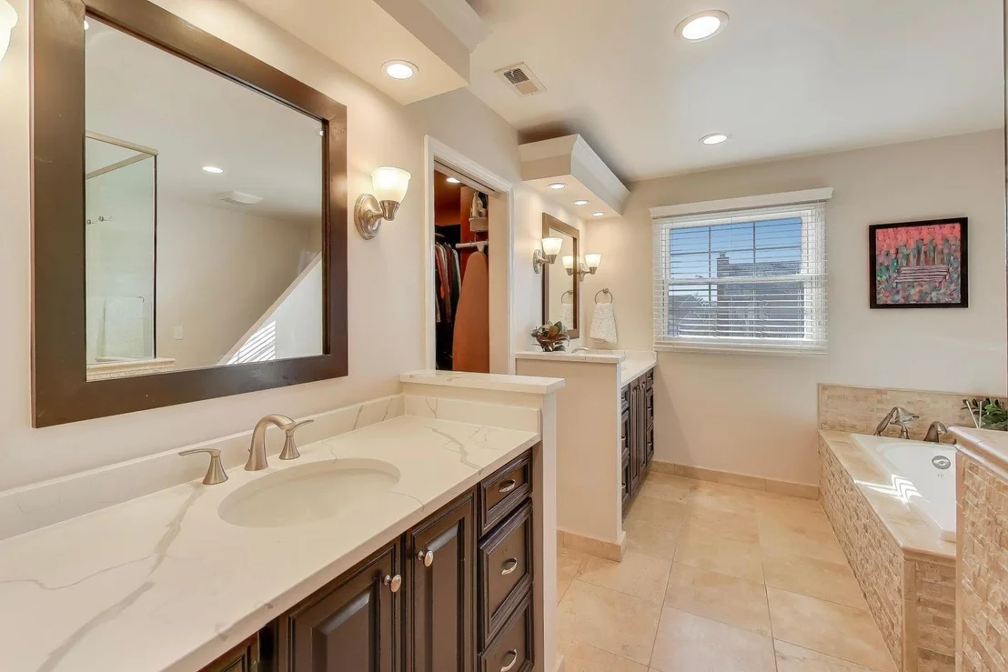 Photo of 829 Heatherstone Drive