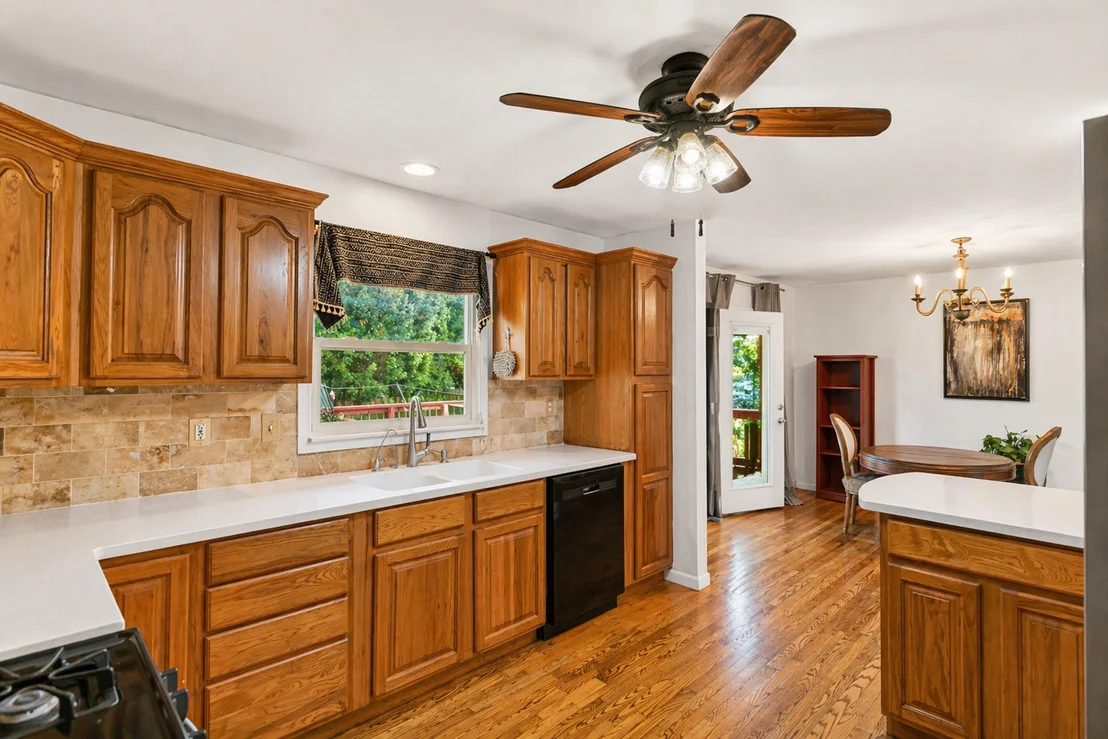 Photo of 405 Thomas Drive