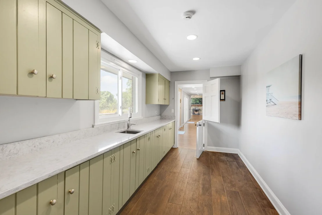 Photo of 419 Caesar Drive
