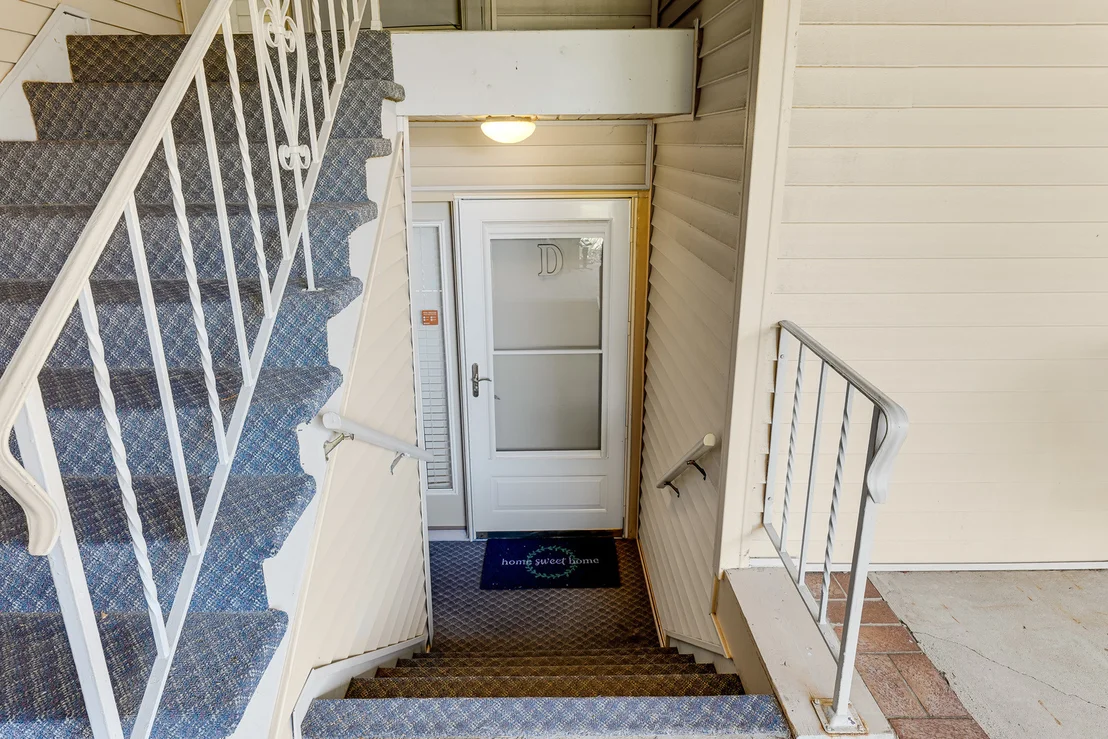 Photo of Unit D at 602 Devonshire Court