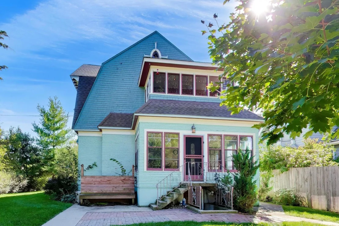 Photo of 582 PARK Street