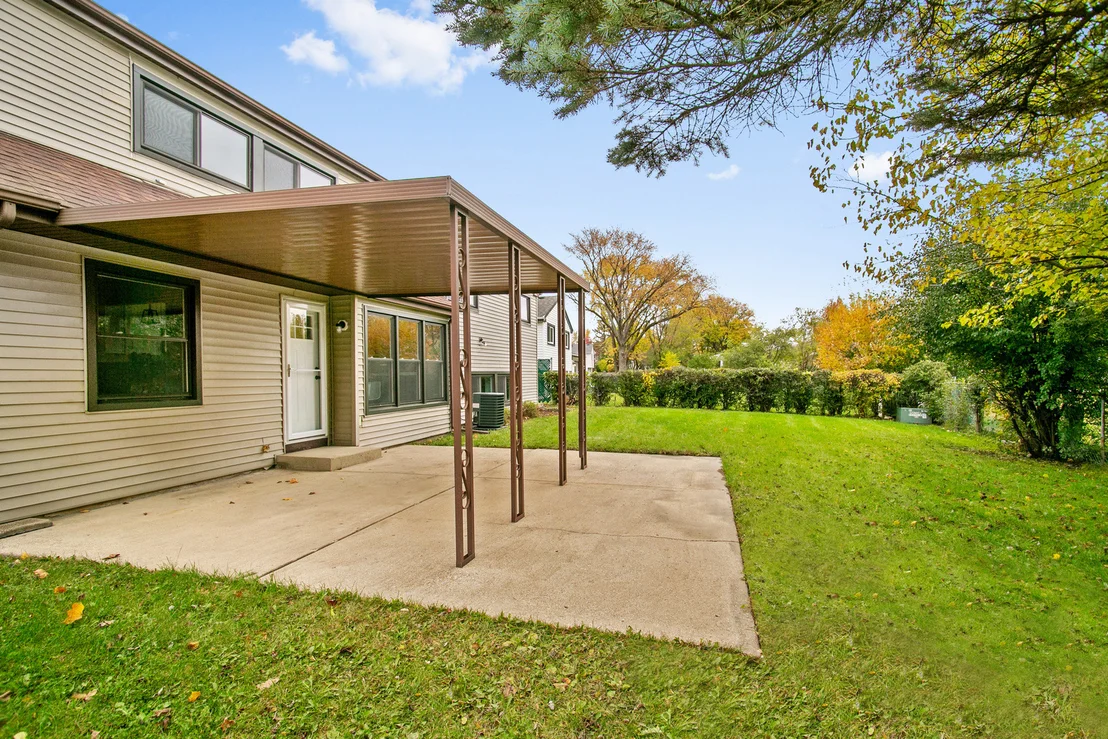 Photo of 891 Stonebridge Lane