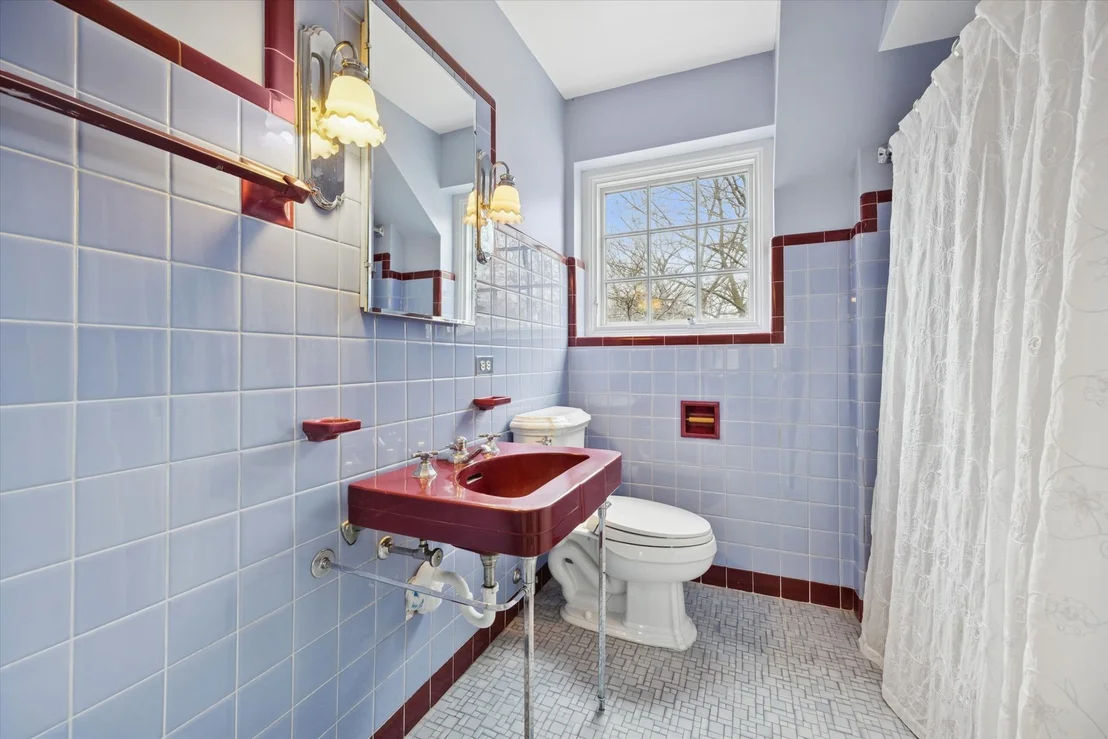 Photo of 220 Maplewood Road