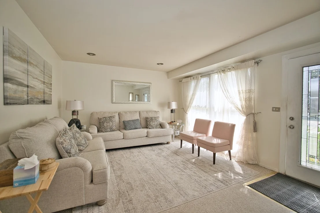 Photo of 6948 Beckwith Road