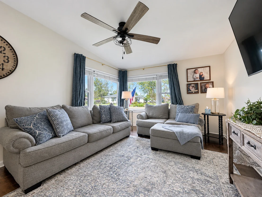 Photo of 413 Hillside Avenue