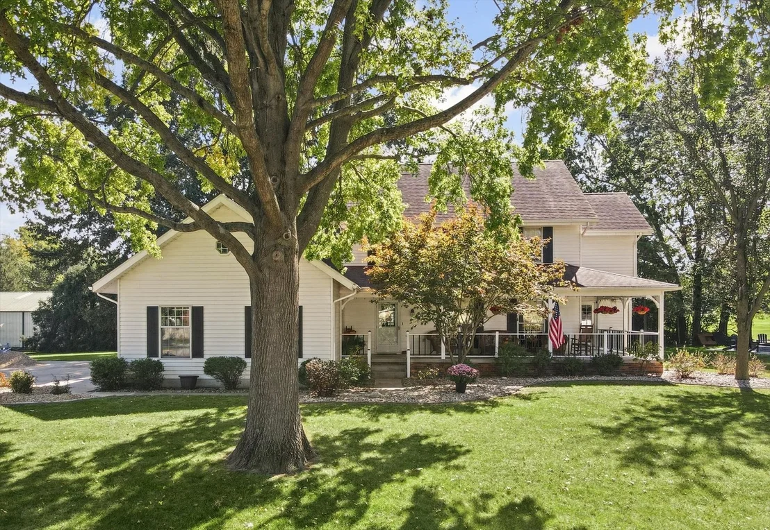 Photo of 703 Surrey Road