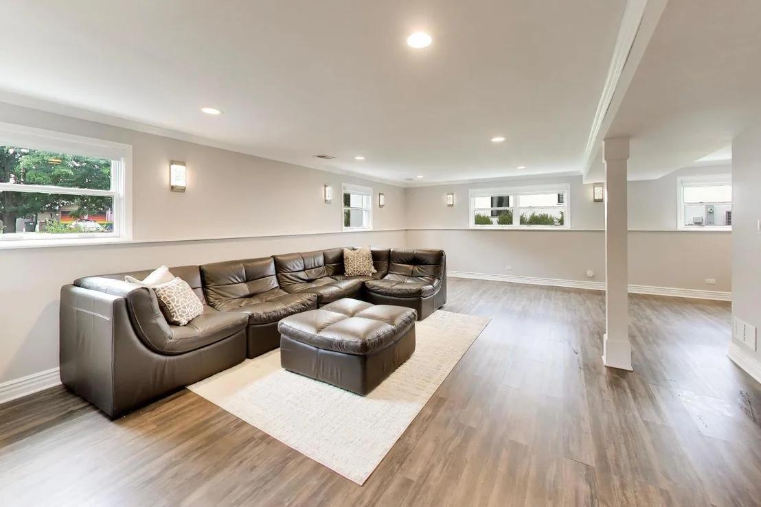 Photo of 955 W Gilbert Road