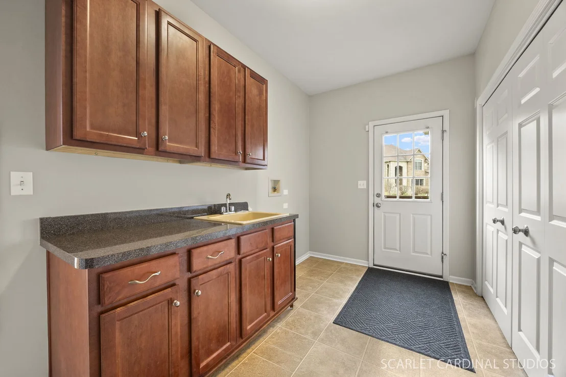 Photo of 208 Amherst Court