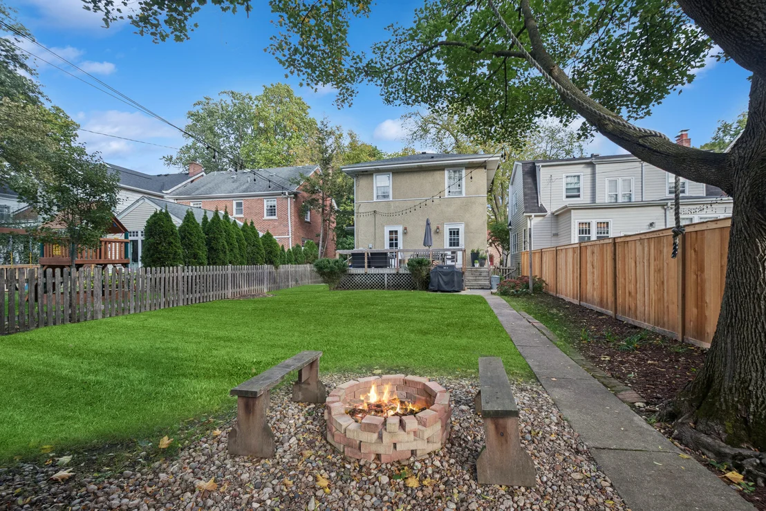 Photo of 2216 Forestview Road