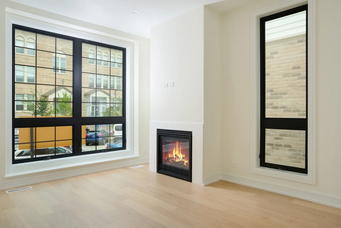 Photo of 513 W 28th Place