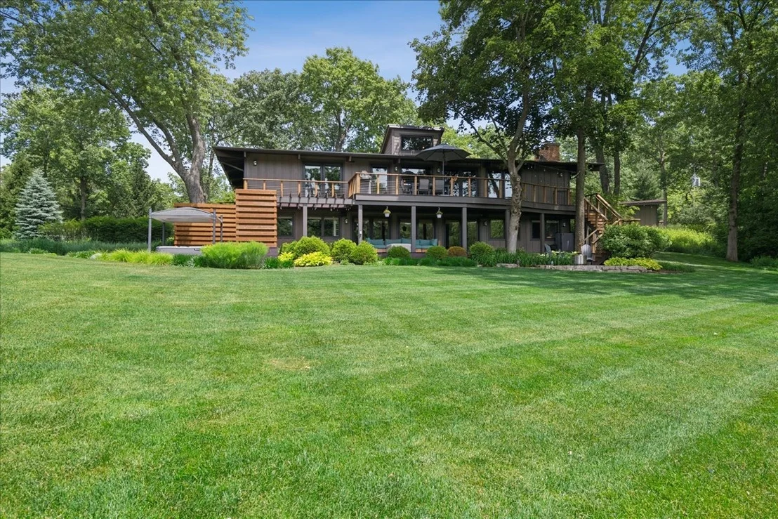 Photo of 83 Lakeview Parkway