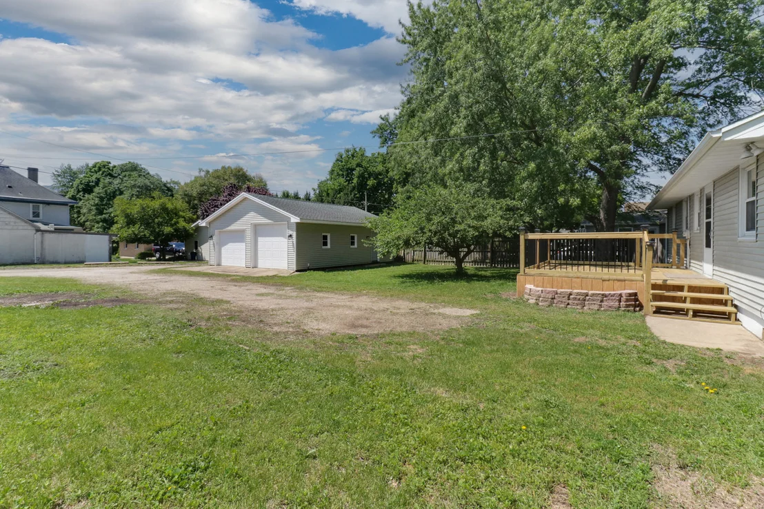 Photo of 602 W 3rd Street