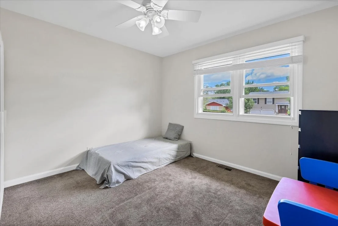 Photo of 1820 Claremont Road