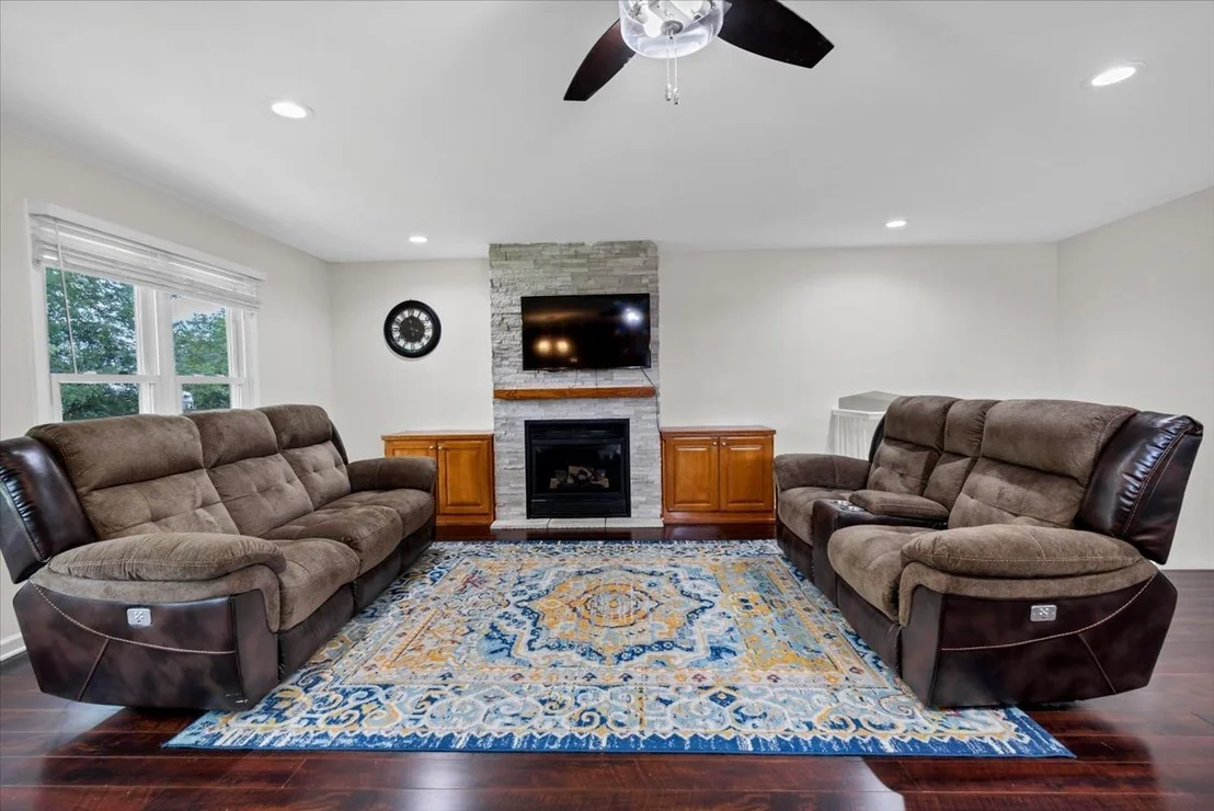 Photo of 1820 Claremont Road