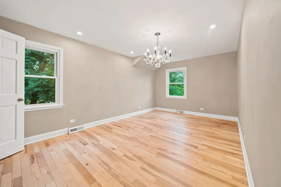 Photo of 1221 W Sable Drive