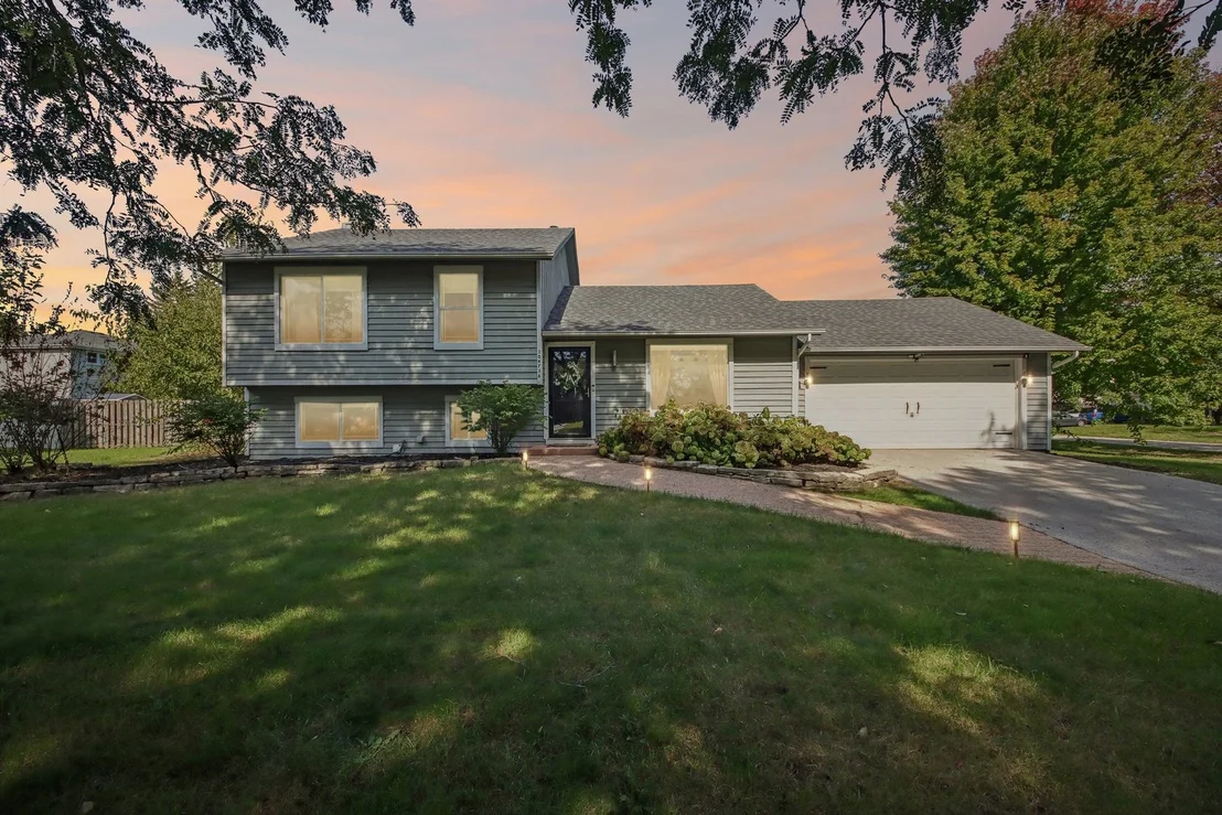 Photo of 30W736 Whispering Winds Drive