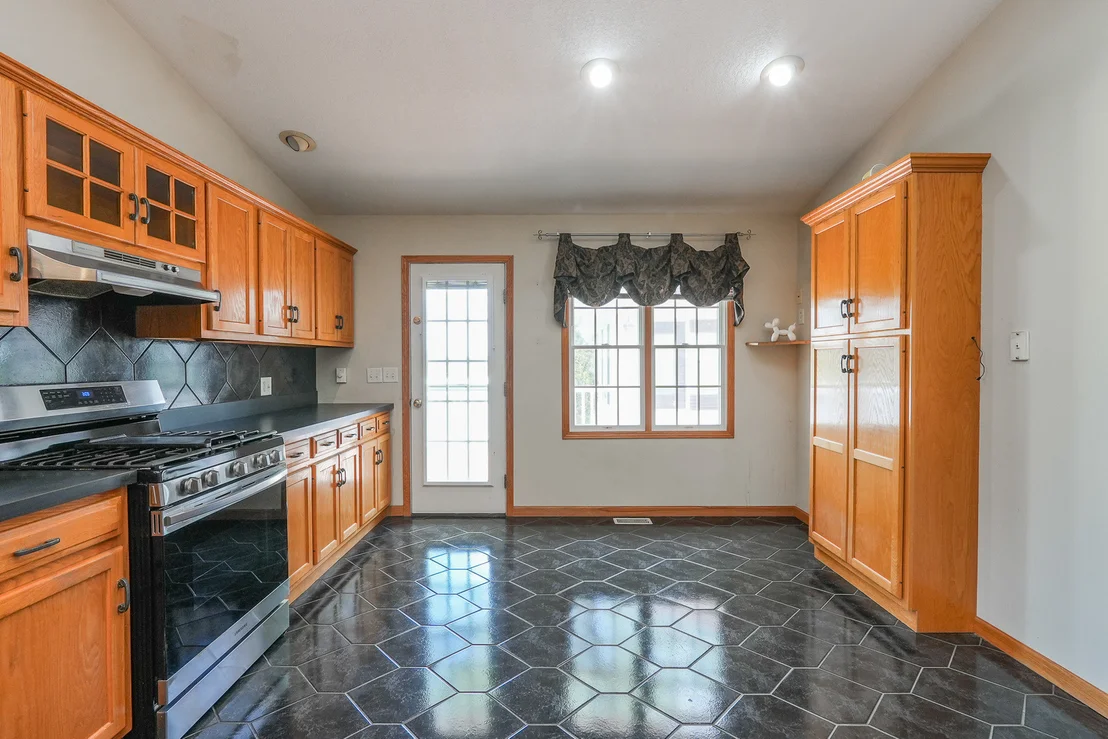 Photo of 671 Diversatech Drive N