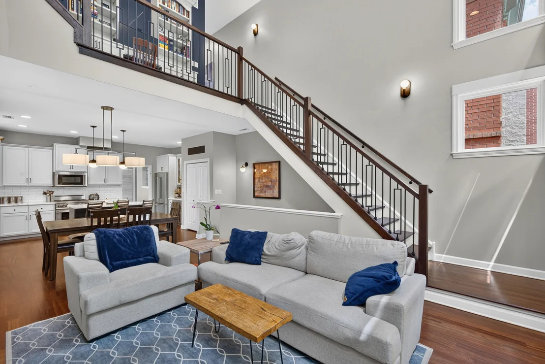 Photo of Unit 2 at 1320 W Grenshaw Street