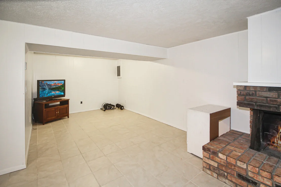 Photo of Unit B at 1530 Hunt Drive