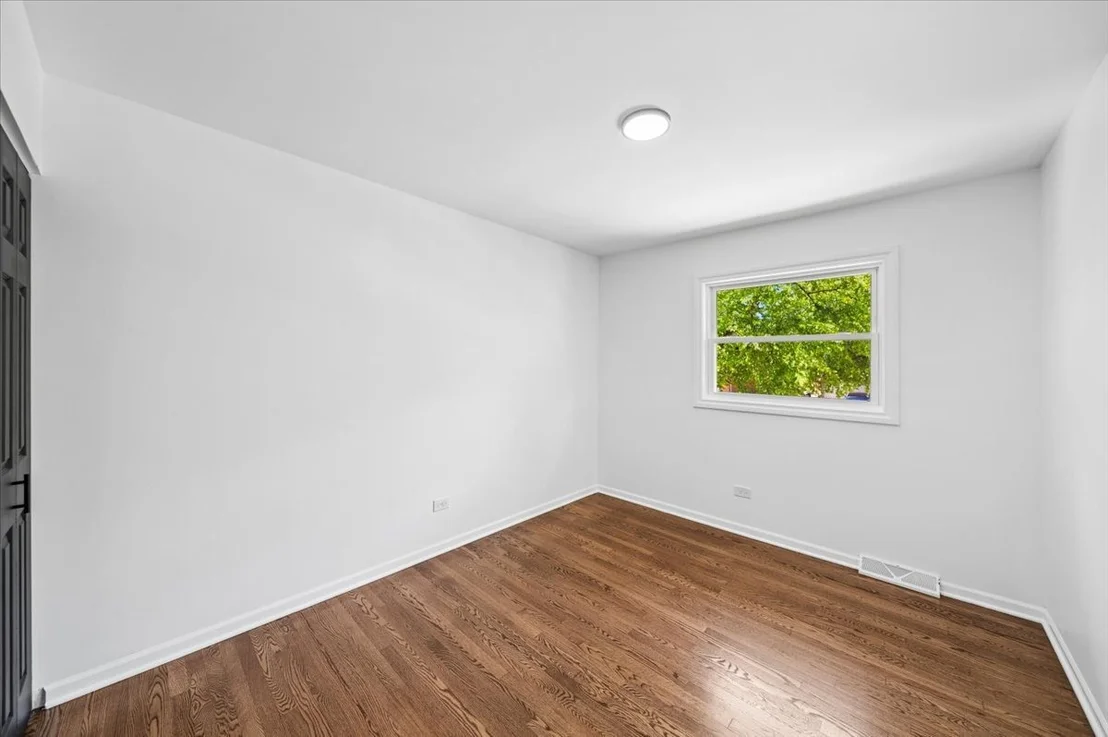 Photo of 15209 Linden Drive