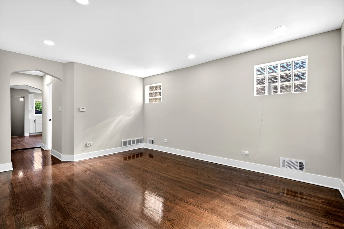 Photo of 114 W 126th Place
