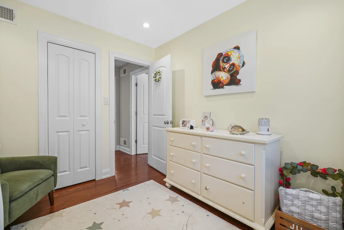 Photo of 421 Vassar Lane