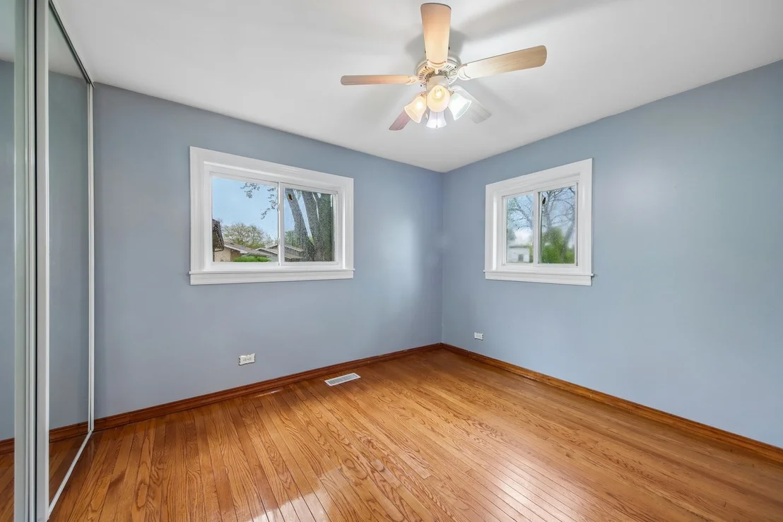 Photo of 670 Lakeview Lane
