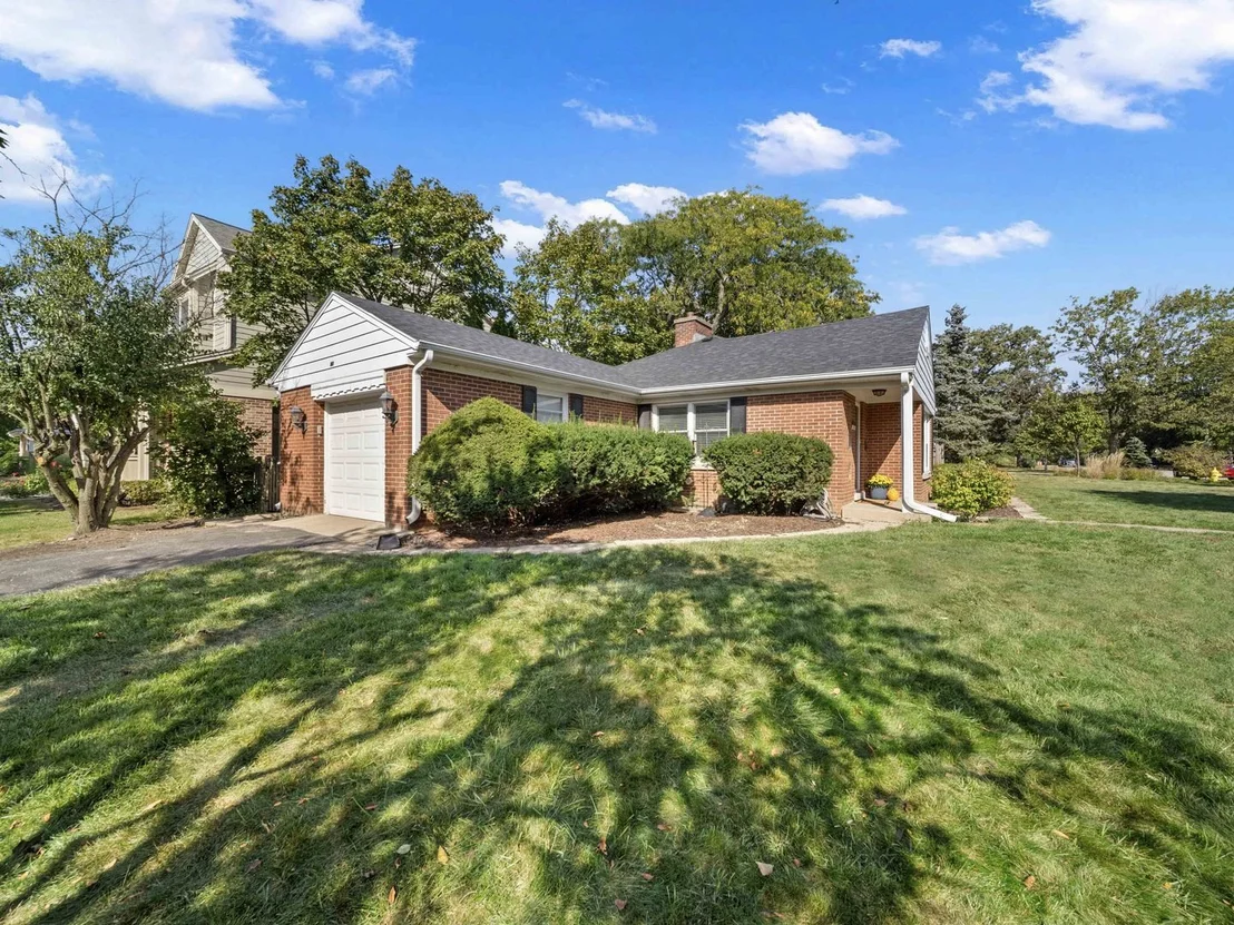Photo of 1100 Raleigh Road