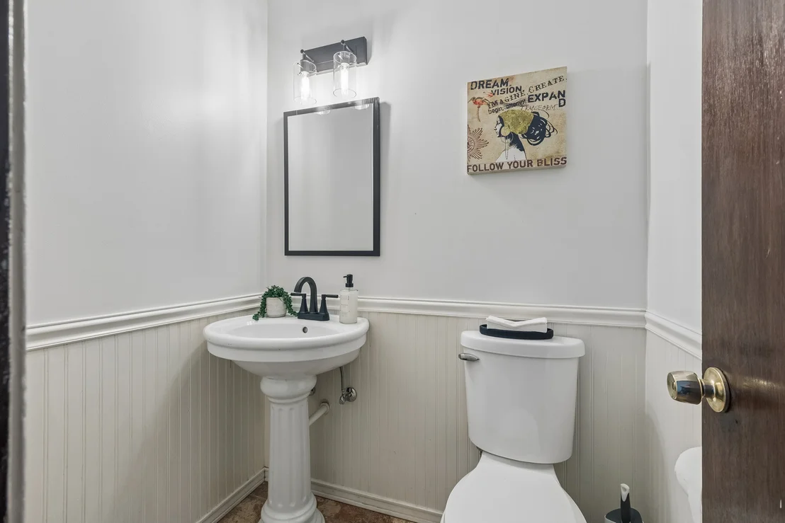 Photo of 17618 Stonebridge Drive