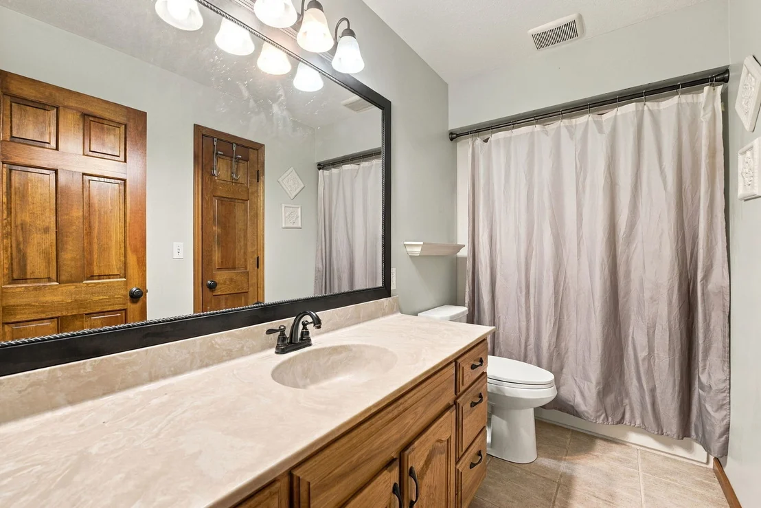 Photo of 1222 Vantage Lane