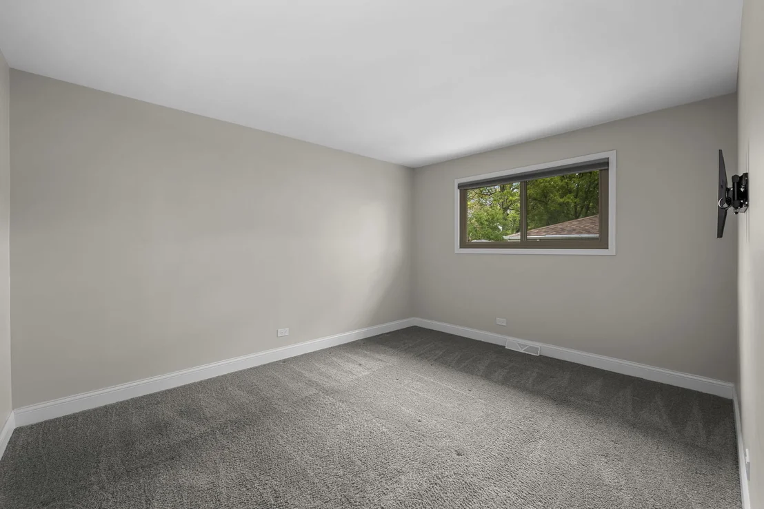 Photo of 15040 Kenton Avenue