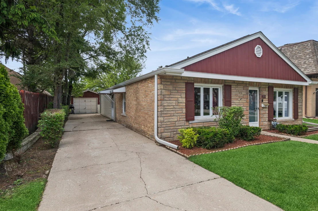 Photo of 2534 Maple Street