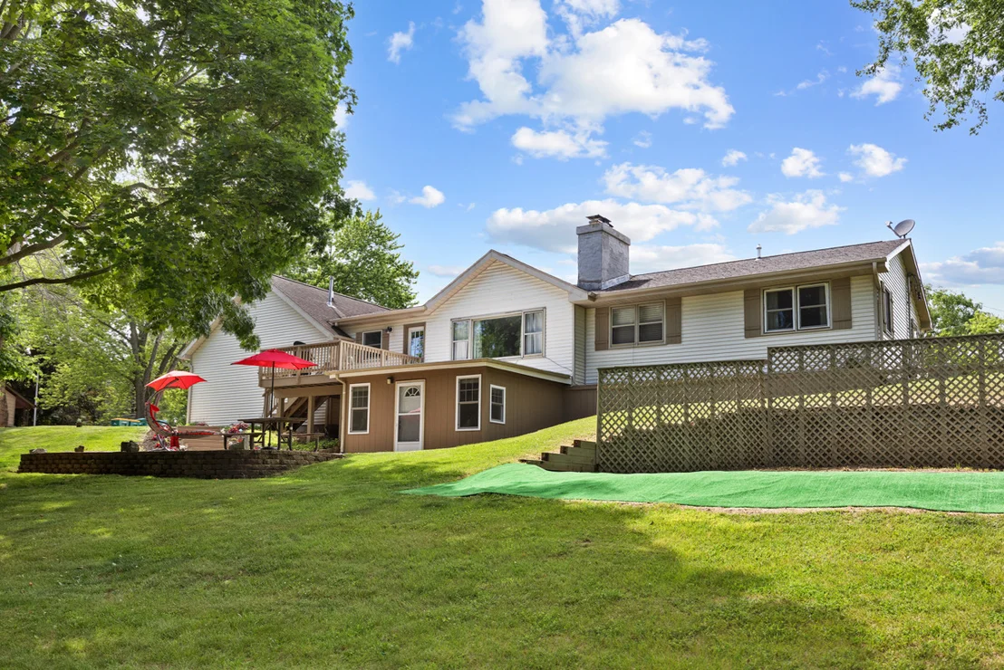 Photo of 703 Crestview Drive