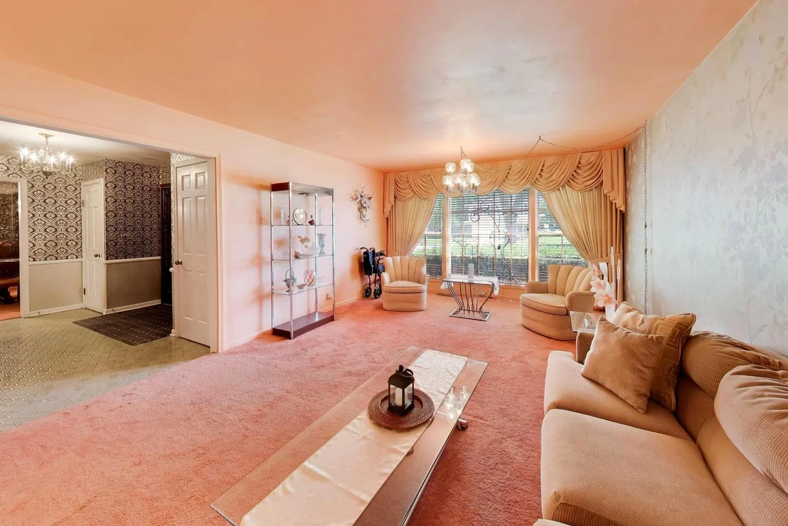 Photo of 1014 E Crabtree Drive