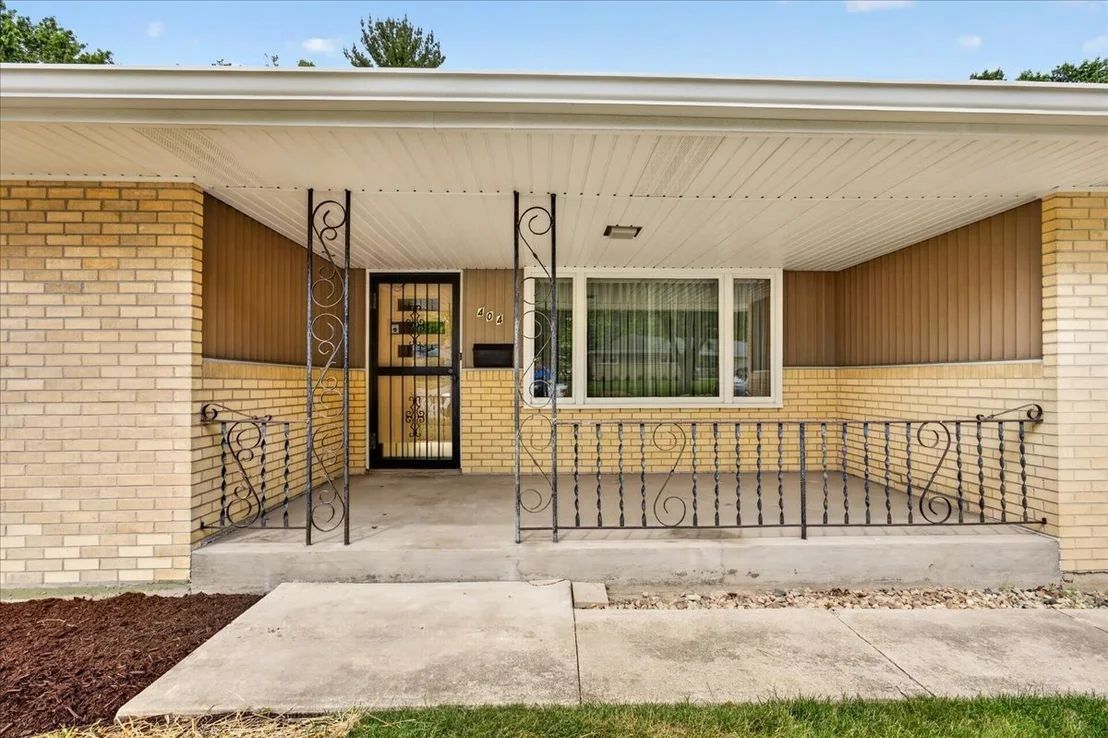 Photo of 404 Fairview Boulevard