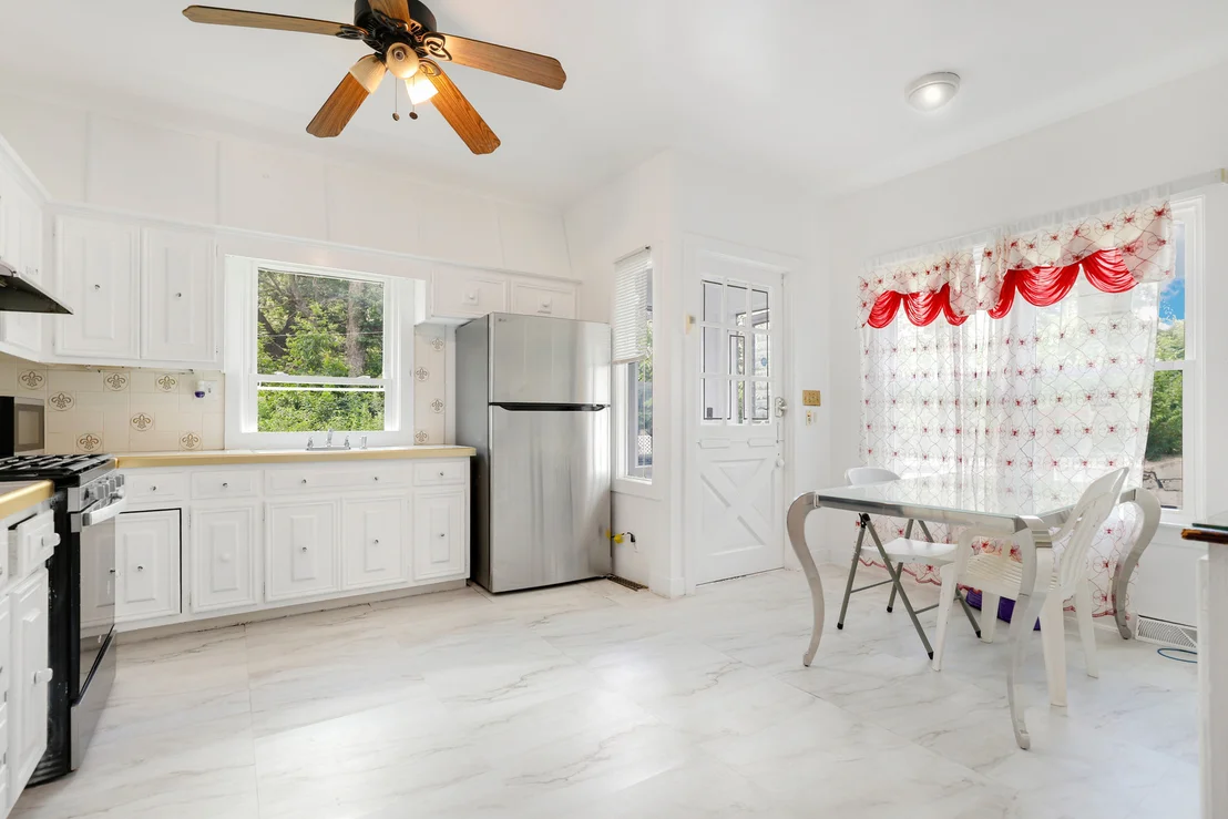 Photo of 1506 Hawthorne Drive
