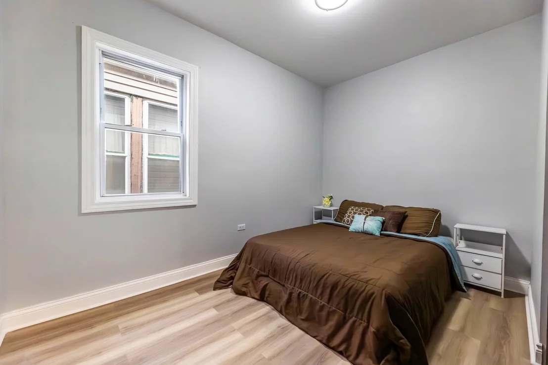 Photo of 2048 W 70th Place