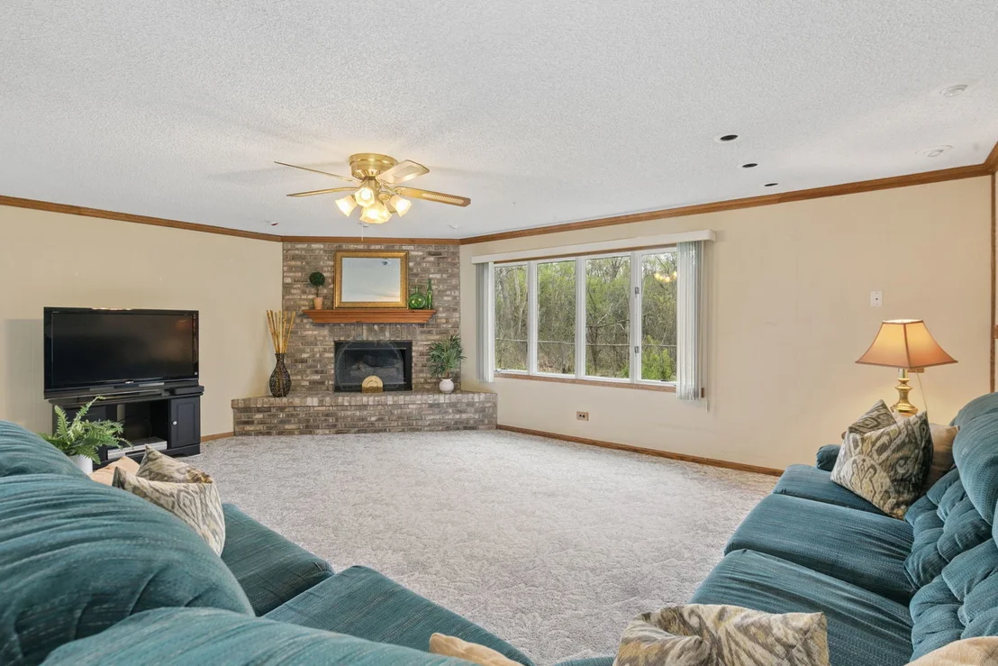Photo of 927 Gregory Lane