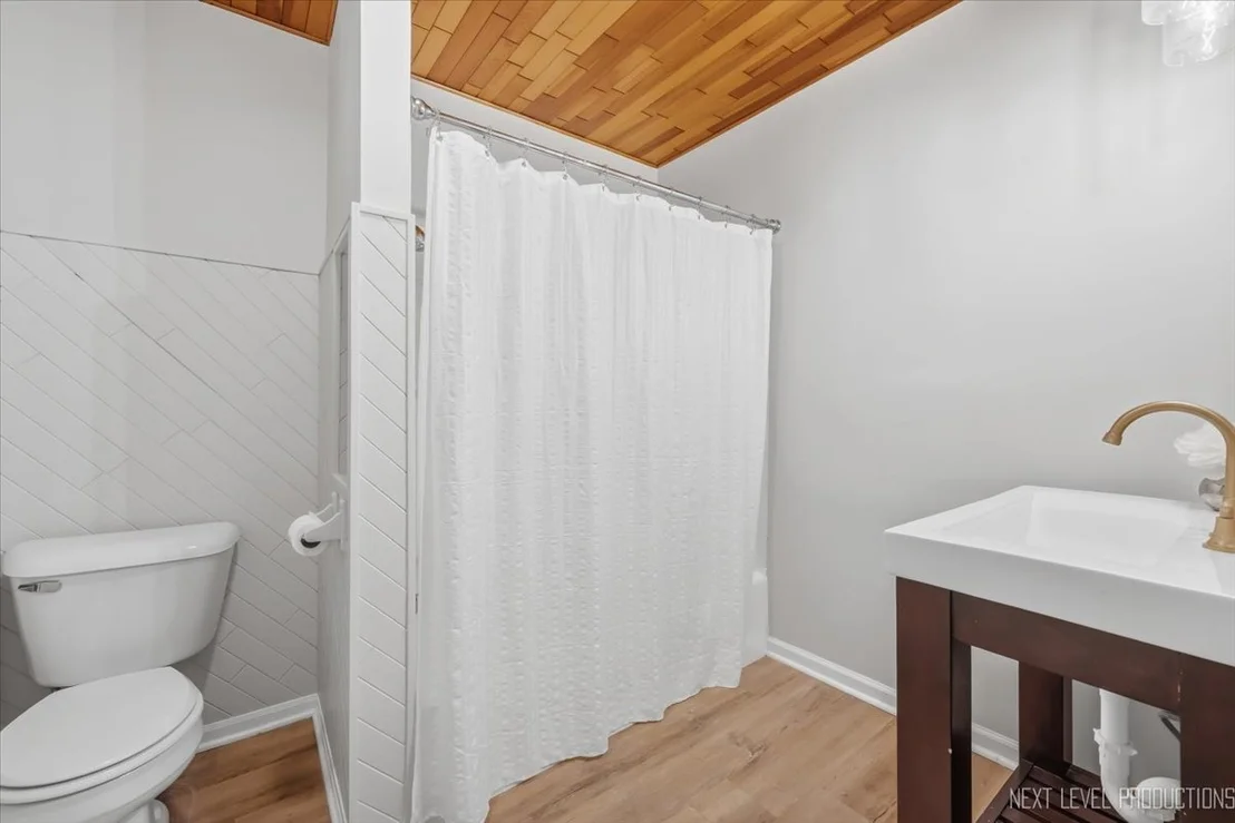 Photo of 32W183 Glos Street