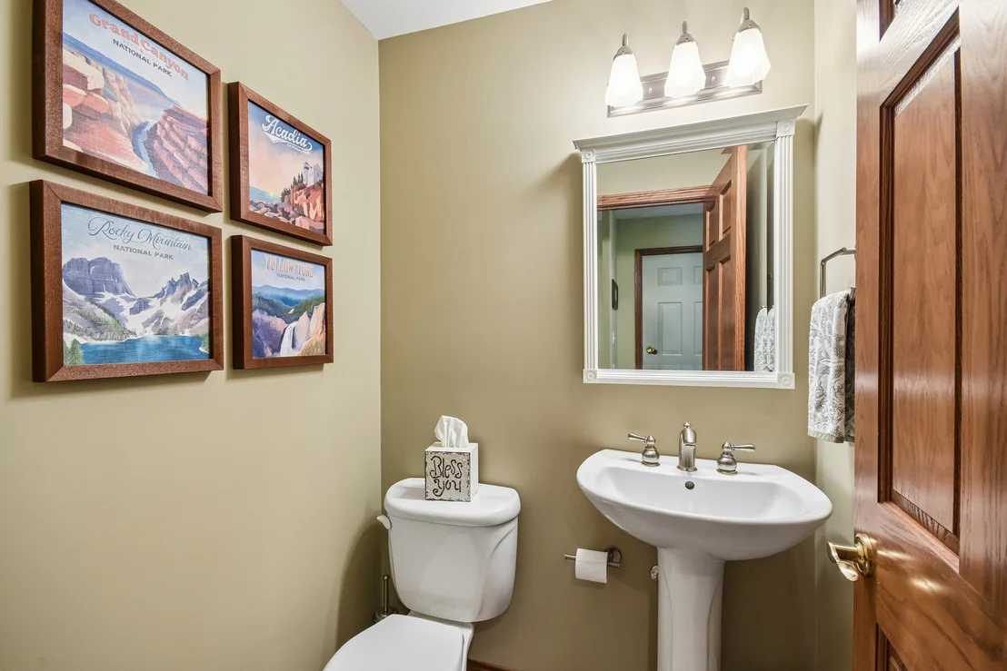 Photo of 1041 Lakeview Drive
