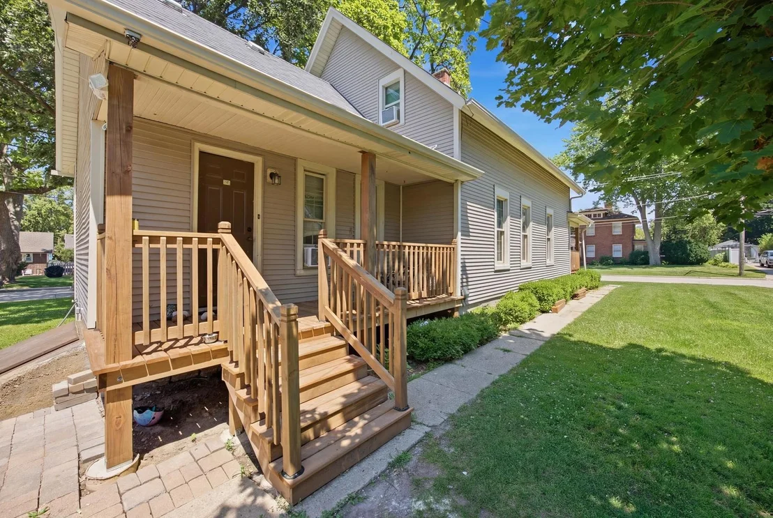 Photo of 344 N Worth Avenue