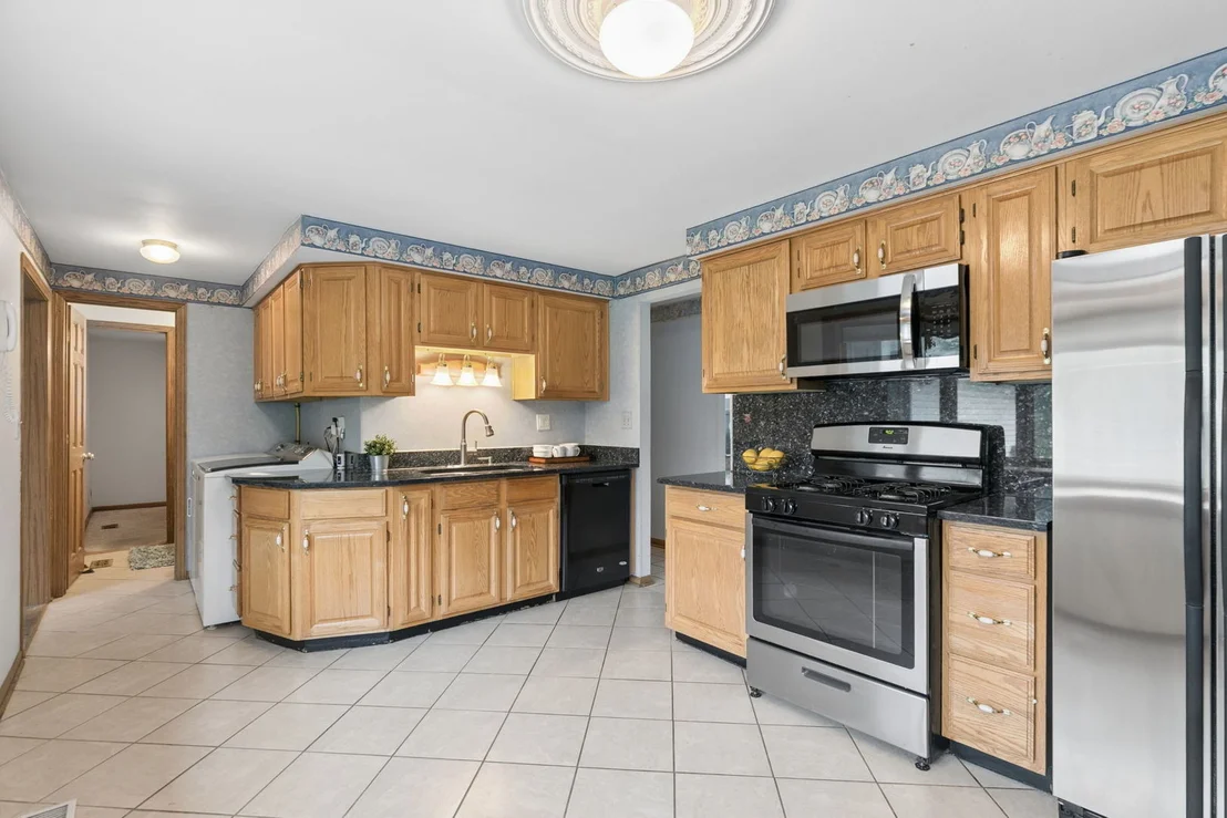 Photo of 927 Gregory Lane