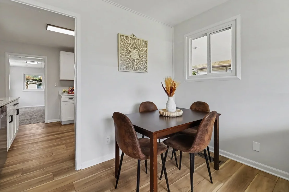 Photo of 2313 Benedict Avenue
