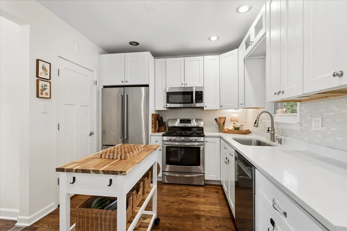 Photo of 496 Longcommon Road
